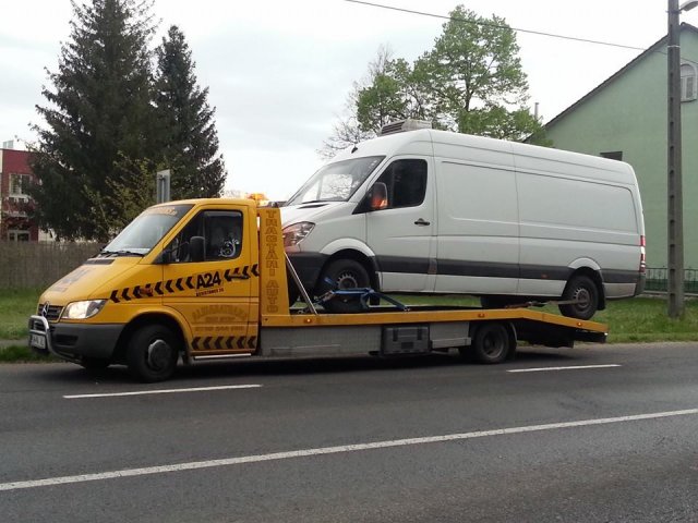 Tractari Autoutilitare, Camioane Satu Mare & Servicii de Asistenta Rutiera